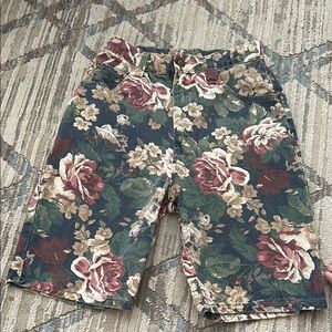 Vintage • stuffed shirt jeanswear • high waisted floral jean shorts